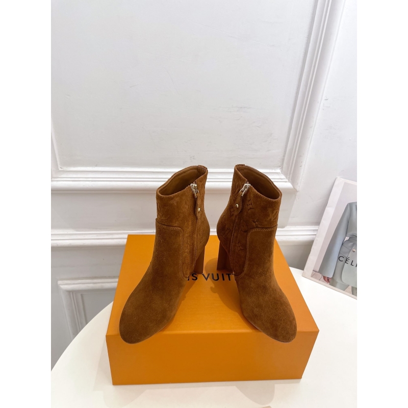 l**is V*t*n boots